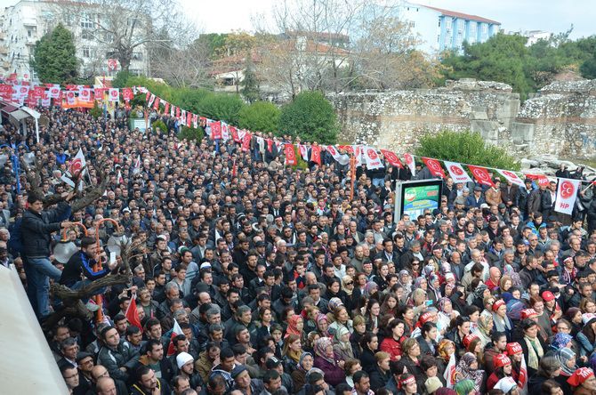 MHP LİDERi DEVLET BAHÇELİ AKHİSARLILAR İLE BULUŞTU